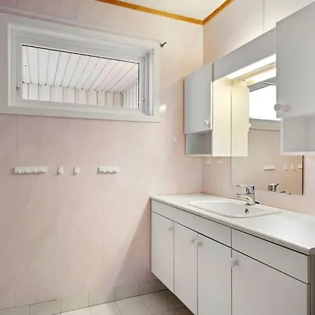 Flott Enebolig Naer Naturen Holiday home *
